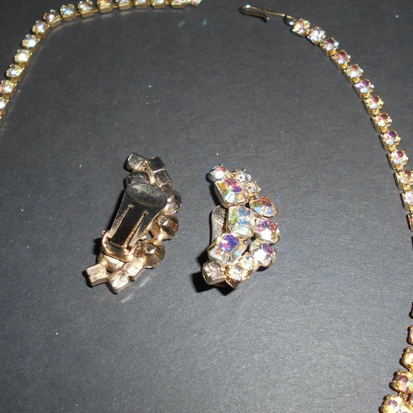 Vintage Elgin American Multi-Tier Aurora Borealis Necklace & Clip-On Earrings - Picture 5 of 10